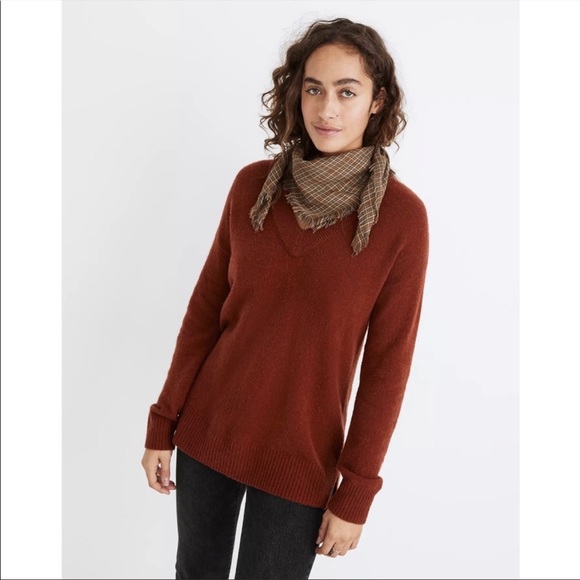 Madewell Bartlett V-Neck Pullover Sweater in Coziest Yarn - Picture 4 of 5
